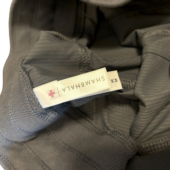 Shambhala Women's Live-In Ease Mid Rise Capri Pants Dark Grey Size Medium - Picture 12 of 16